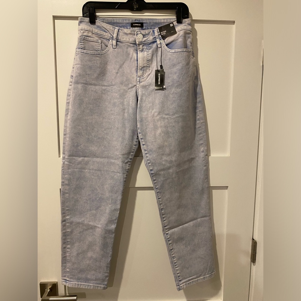 Express women’s boyfriend mid rise jeans